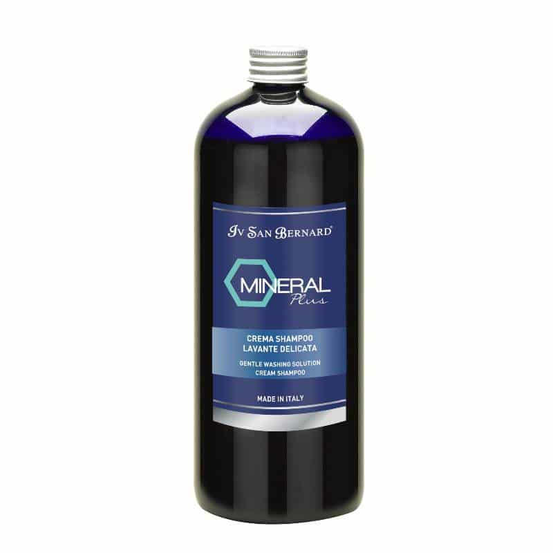 Iv San Bernard Mineral Plus cream shampoo was developed for all animals including dogs and cats that are experiencing inflamed skin or bacterial infections. Its components have a delicate cleansing action that will add shine and softness to the coat.
