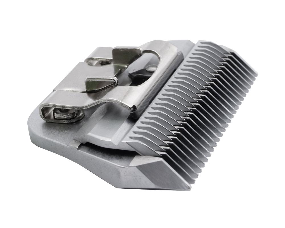 Artero Wide Clipper Blade #4FW for Professional Pet Grooming saves time. These wide clipper blades provide faster cuts avoiding correcting uneven textures and markings. Works with A5 clippers including Artero, Andis, Moser, Heiniger, Oster, and Aesculap Fav5 and Fav5 CL models.