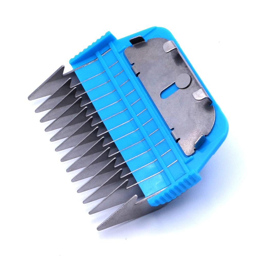 The Artero Wide Snap-On Metal Comb 10mm - 3/8" is designed for use with the Artero A5 wide clipper blade and offers a smooth, even finish. This comb is also compatible with Andis, Moser, Heiniger, Oster, and Aesculap Fav5 and Fav5 CL blades. Features: Cutting height: 3/8" Metal Construction Fits A5 Clippers.