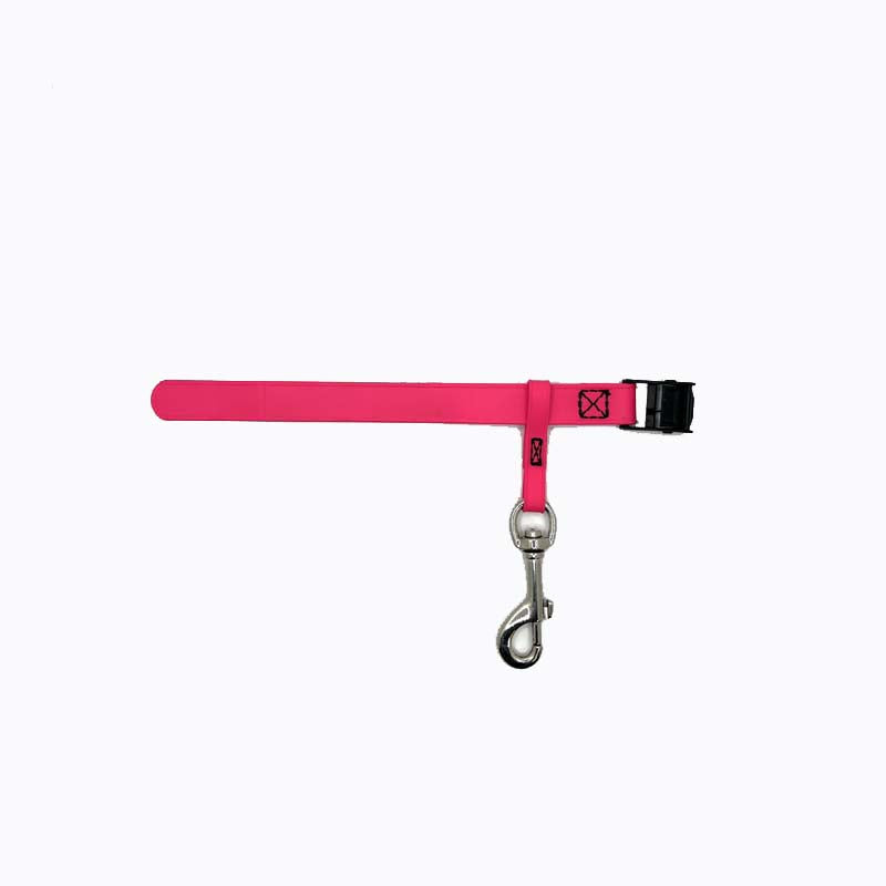 TOur grooming loops safety tether is used to fit snuggly around your grooming arm and clip securely to the ring on our grooming loops. Biothane is easy to clean, odor resistant and comes in a variety of colors allowing for visual organization or a stylized workspace. Neon Pink