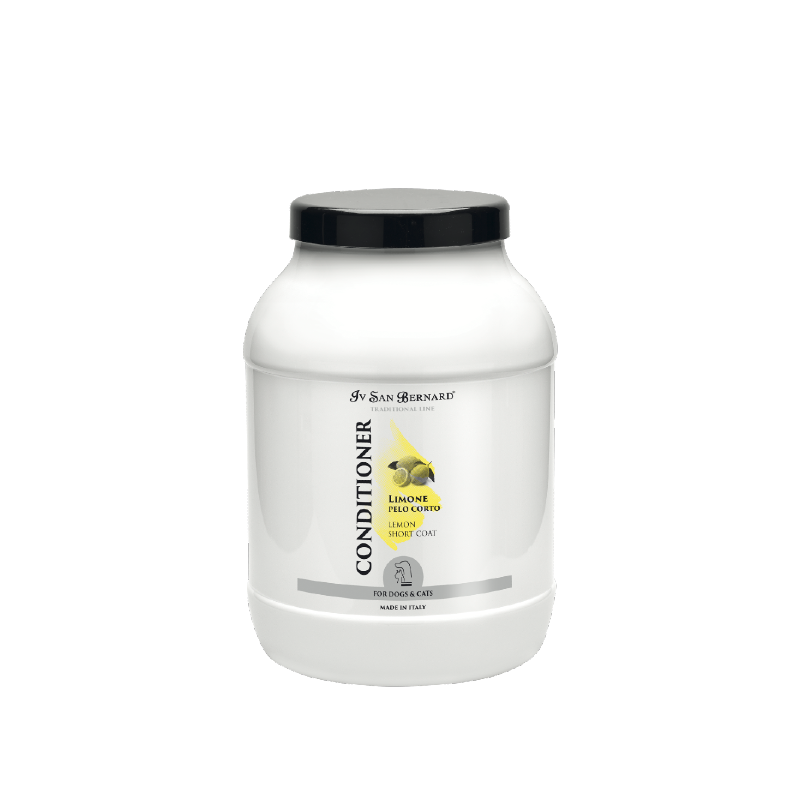 Iv San Bernard Lemon Pet Shampoo is specially formulated for pets with short coats. With a fresh lemon fragrance, perfect for both dogs and cats, this emollient action formula gives the coat elasticity and creates a soft and shiny finish while preventing dandruff and static electricity. This special combination of ingredients was developed to decrease the likelihood of skin sensitivities. All sizes. 3000ml.