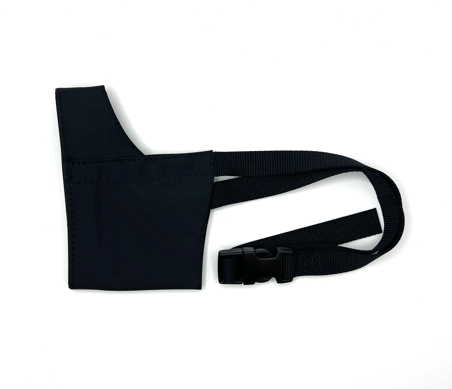 These reinforced nylon safety muzzles adjust for a comfortable fit that won't pinch skin or pull coat. The Kiwk Klip buckle allows for easy placement. Muzzle straps are designed to fit behind the dog's head just below the ears. Size 4X.