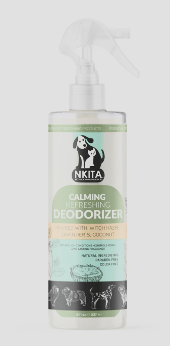 Nkita's deodorizing spray for dogs uses witch hazel, known for its properties to eliminate, not mask, odors such as anal glands and skunk. This spray es the finest botanical ingredients with a combination of Coconut and Lavender essential oils without leaving a sticky residue and light fragrance.