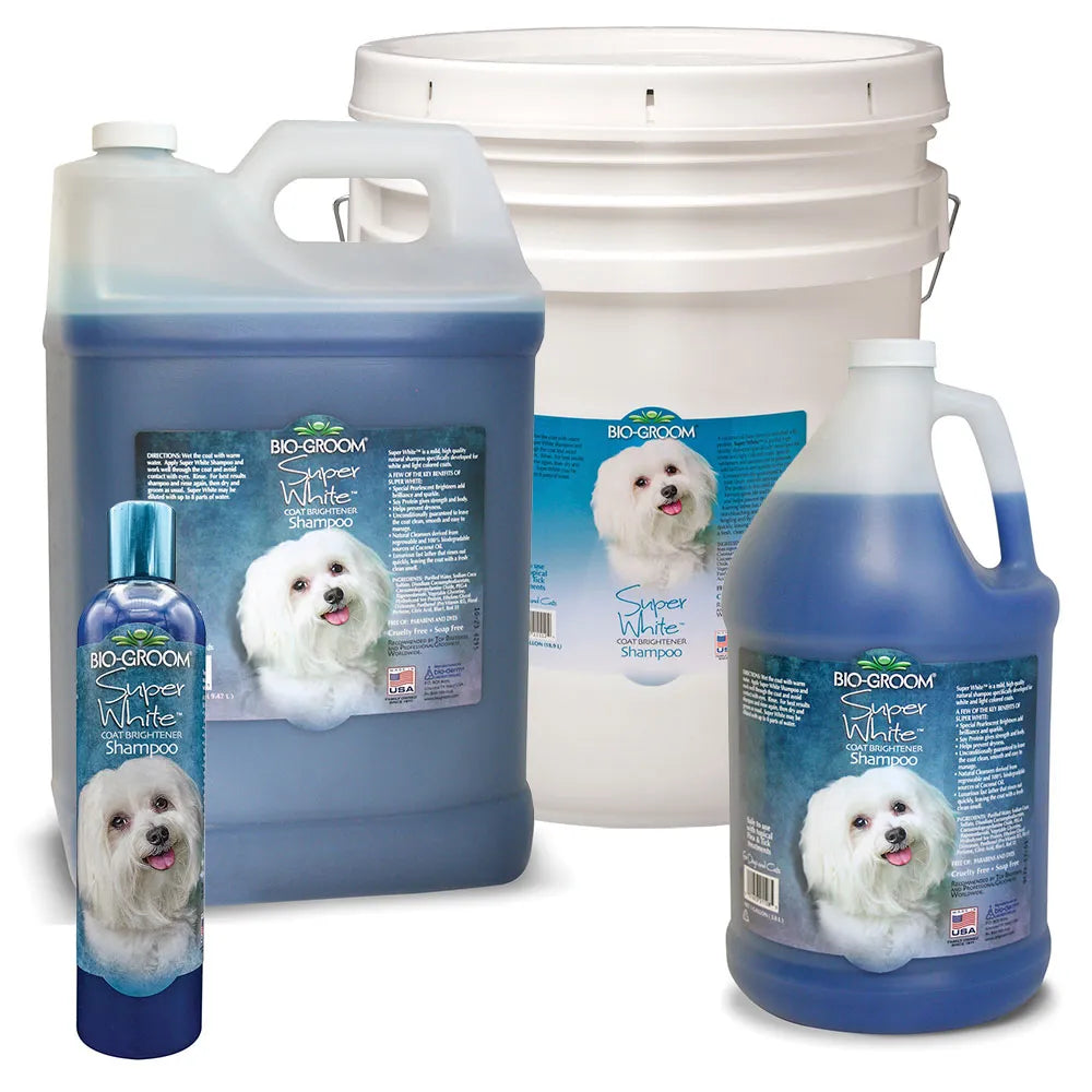 Bio-Groom Super White™ Coat Brightener Dog Shampoo is formulated for white and light-colored coats. Prevents dryness and provides strength and body  leaving it clean, smooth, and easy to manage. 100% biodegradable, free of parabens and dyes. 