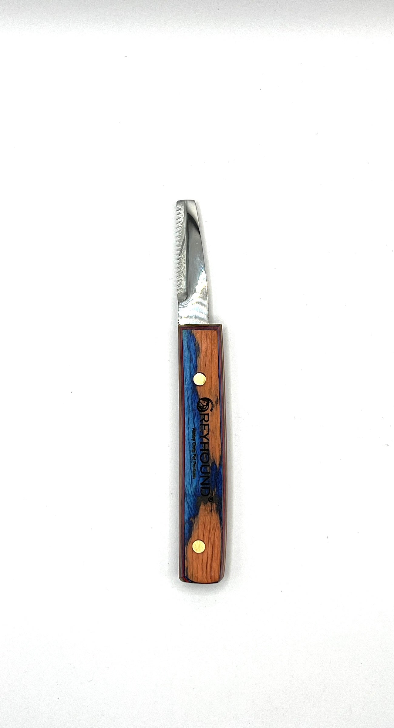 Greyhound Retro Style hand stripping tools were designed for comfort and to lessen hand fatigue. These longer, slimmer blade works great for finishing details and rolling the coat. The ergonomic wood handle is created to maximize comfort with a smooth finish wrapped around 3 sides. Medium, right handed.