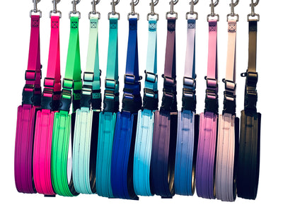 The groomerverse flexible belly band with quick release sling is designed to help for rear support and safety. This product comes with the larger padded belly strap and a smaller strap without padding. Biothane is easy to clean, odor resistant and comes in a variety of colors allowing for visual organization or a stylized workspace.