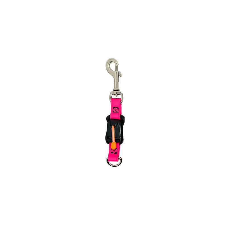 Our 6" grooming emergency safety quick release has a unique magnetic side safety lock with a pull tab release and swivel clasp perfect for table to tub use. This new safety quick release can be attached to grooming loops, belly bands and any other table safety tether used. All are made with Biothane which is easy to clean, odor resistant and comes in a variety of colors allowing for visual organization or a stylized workspace. Hot Pink