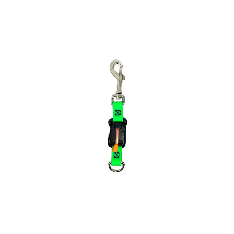 Our 6" grooming emergency safety quick release has a unique magnetic side safety lock with a pull tab release and swivel clasp perfect for table to tub use. This new safety quick release can be attached to grooming loops, belly bands and any other table safety tether used. All are made with Biothane which is easy to clean, odor resistant and comes in a variety of colors allowing for visual organization or a stylized workspace. Mint Green