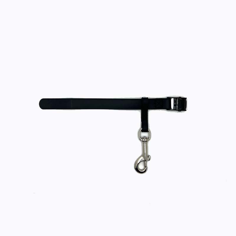 Our grooming loops safety tether is used to fit snuggly around your grooming arm and clip securely to the ring on our grooming loops. Biothane is easy to clean, odor resistant and comes in a variety of colors allowing for visual organization or a stylized workspace. Black.