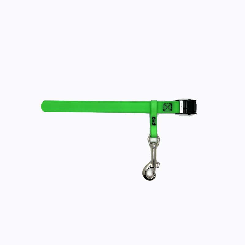 Our grooming loops safety tether is used to fit snuggly around your grooming arm and clip securely to the ring on our grooming loops. Biothane is easy to clean, odor resistant and comes in a variety of colors allowing for visual organization or a stylized workspace. Lime