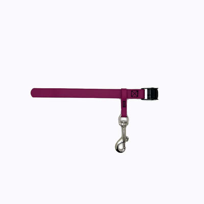 Our grooming loops safety tether is used to fit snuggly around your grooming arm and clip securely to the ring on our grooming loops. Biothane is easy to clean, odor resistant and comes in a variety of colors allowing for visual organization or a stylized workspace. Magenta