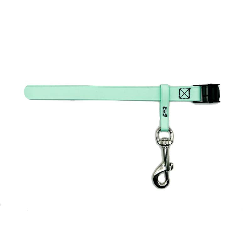 Our grooming loops safety tether is used to fit snuggly around your grooming arm and clip securely to the ring on our grooming loops. Biothane is easy to clean, odor resistant and comes in a variety of colors allowing for visual organization or a stylized workspace. Mint