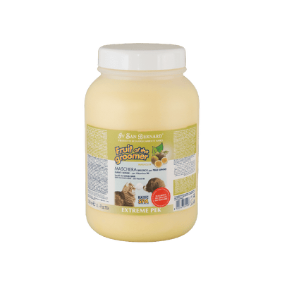 Iv San Bernard passion fruit pet conditioner promotes shine and strength aided with the power of Marcuja. This super-hydrating formula provides high concentration of fatty acids and other nutrients including Vitamins A, E and F which hydrate while giving the coat a voluminous, smooth finish. This conditioner leaves the coat silky without weighing it down and helps prevent breakage and split ends. 3000ml.