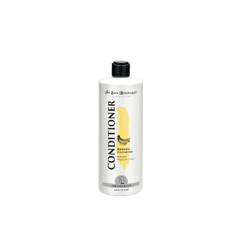 Iv San Bernard Traditional Banana Pet Conditioner is specially formulated for dogs with medium coats. The emollients soften and penetrate the hair shaft to retain moisture, prevent dryness, increase volume and shine while reducing static electricity and coat breakage. Utilizing menthol, the formula promotes blood circulation to stimulate hair growth. 500ml.