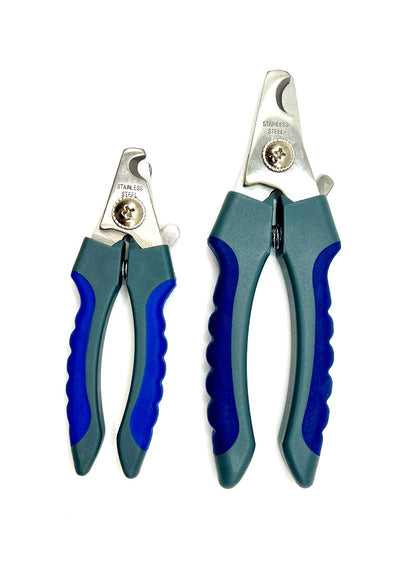 The Profinish Nail Trimmers are a light weight professional-grade Pet nail trimmers feature heavy-duty stainless steel curved blade and, spring action, ergonomic contoured, non-slip grip handles which stay sharper longer, allowing for greater control with less strain on the hands. The contoured, curved blades allow for greater maneuverability for all shapes and lengths of pet nails. The springs let the groomer control the pressure of the nail trimmer while cutting nails. Two sizes.